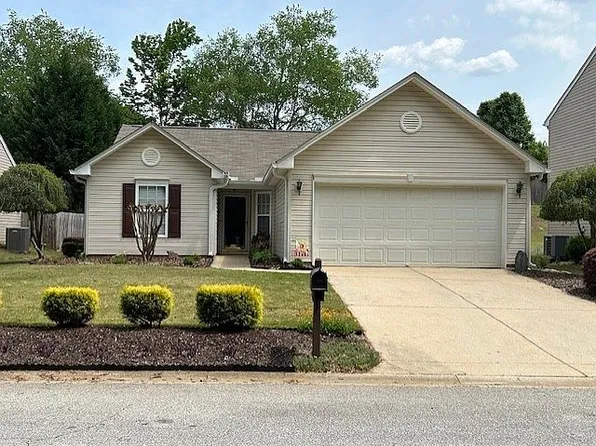 205 Garfield Ln, Simpsonville, SC 29681