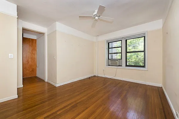 Sold by Level Group | media 10