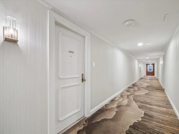 1111 Caroline St APT 2908, Houston, TX 77010