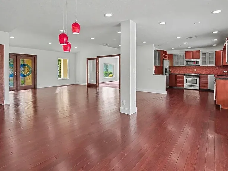 8619 SW 51st St — Photo 10