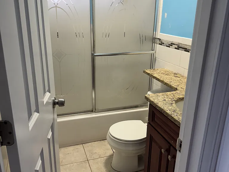 16 Shrewsbury Green Dr #I — Photo 14
