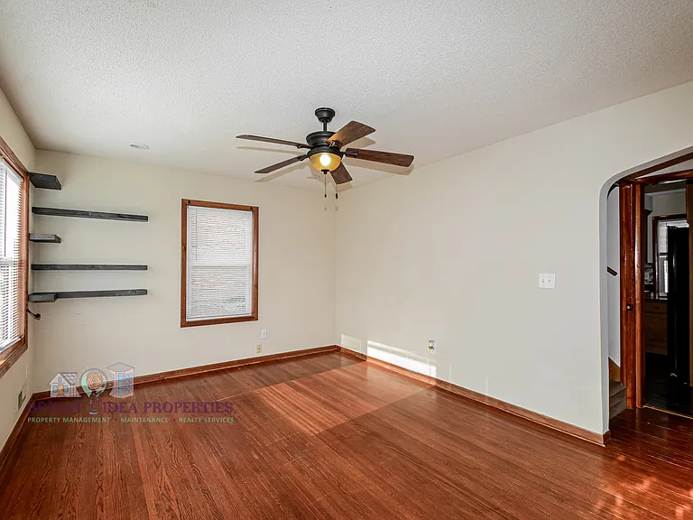 3315 James Ave N — Photo 4