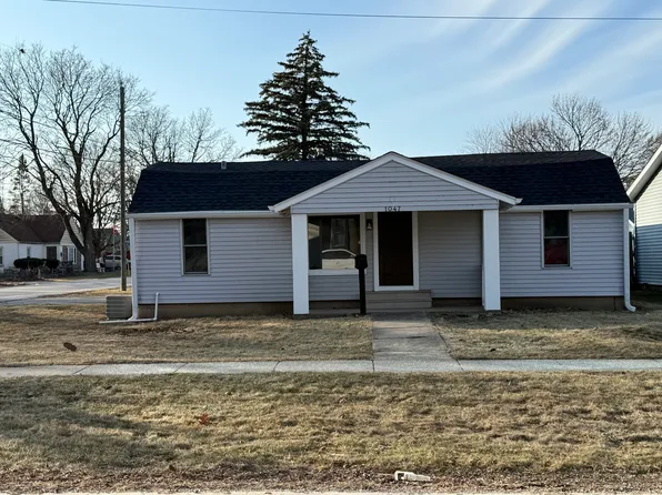 1047 Commercial St, Sycamore, IL 60178