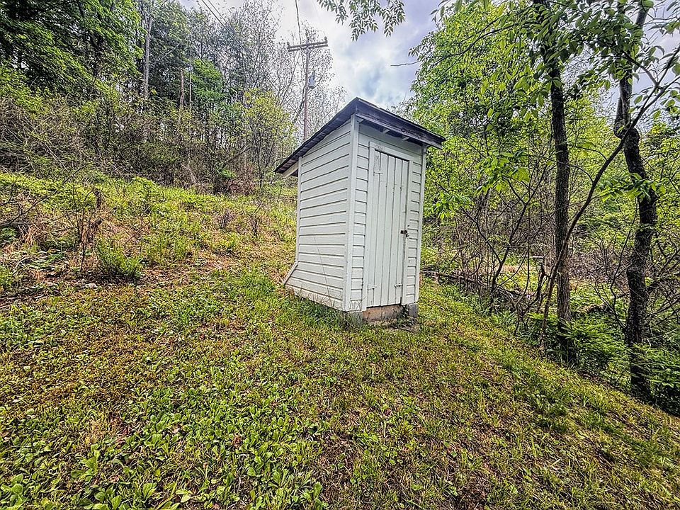 16th image of 16874 Trough Creek Dr