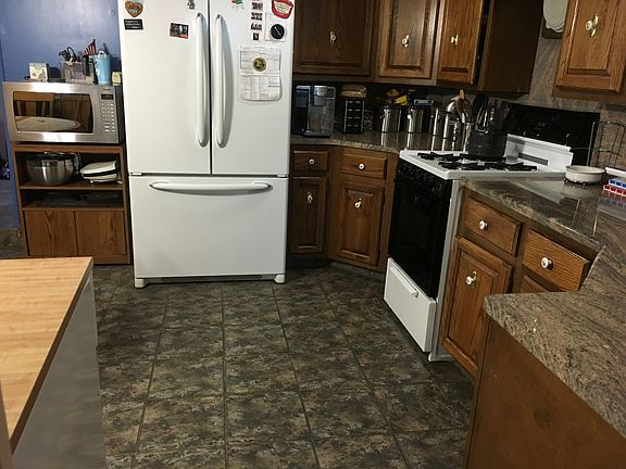 Kitchen (Partial View)