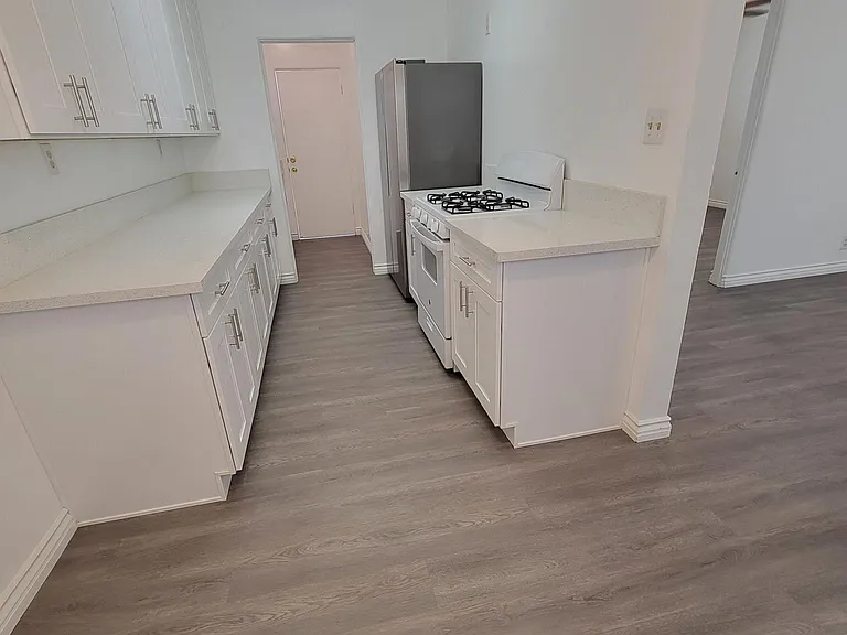 3457 1/2 Overland Ave #3457-1/2 — Photo 5