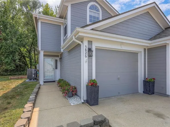 5826 NW Plantation Ln, Lees Summit, MO 64064