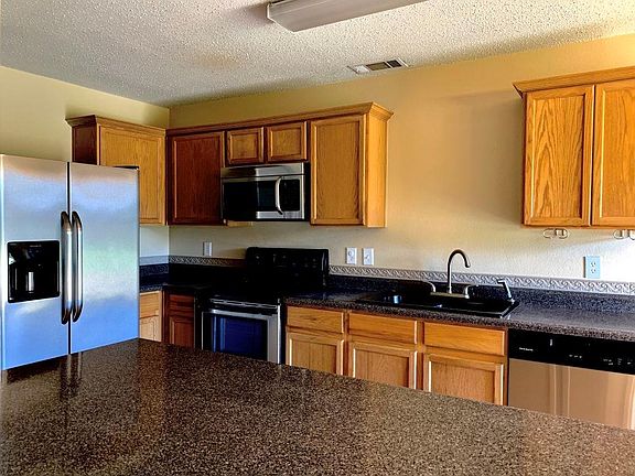 4th image of 302 Trenton Dr