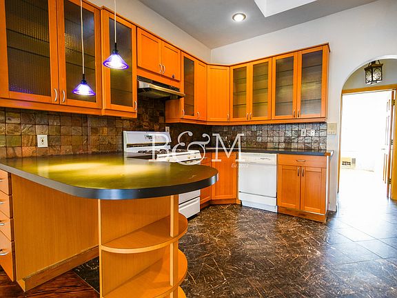 5th image of 344 E 120th St #3B