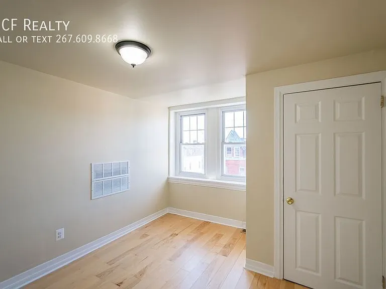 5426 W Jefferson St — Photo 23