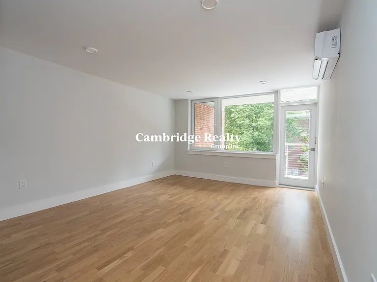 334 Harvard St #T3 — Photo 8