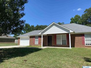 107 Short Track Dr, New Market, AL 35761