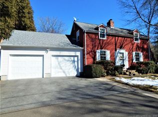 12 Quarry St, Old Saybrook, CT 06475
