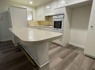 320 W. ALAMEDA AVE, Burbank, CA 91506