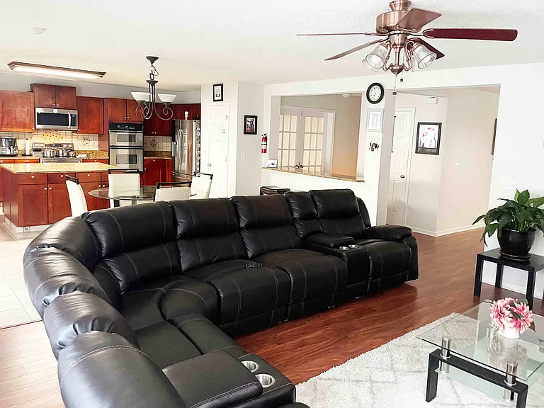 6305 Saltville Ct — Photo 11