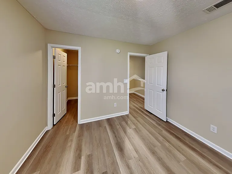 5527 Middlebury Dr — Photo 15