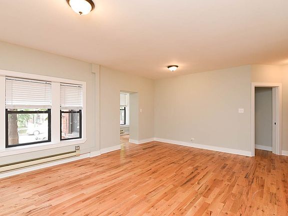 5th image of 4421 N Wolcott Ave #A3