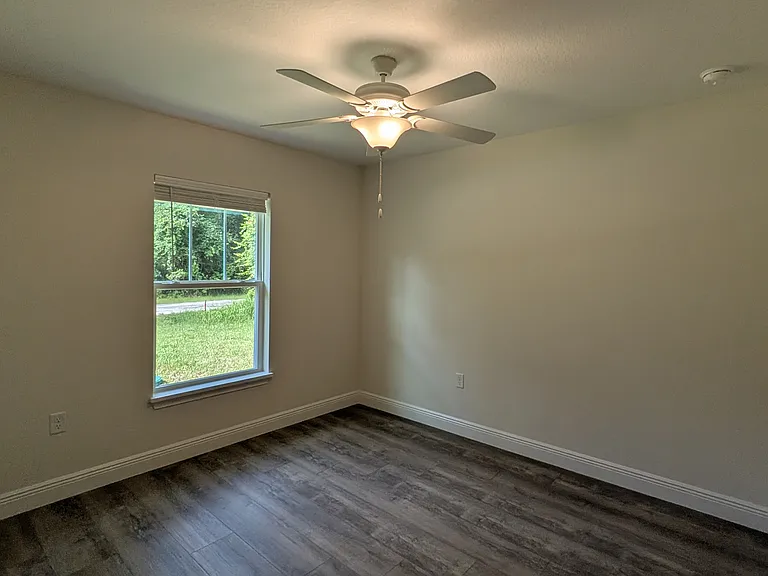 387 E Caldwell Dr — Photo 15