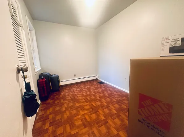 97 Sanford Place image 8 of 12