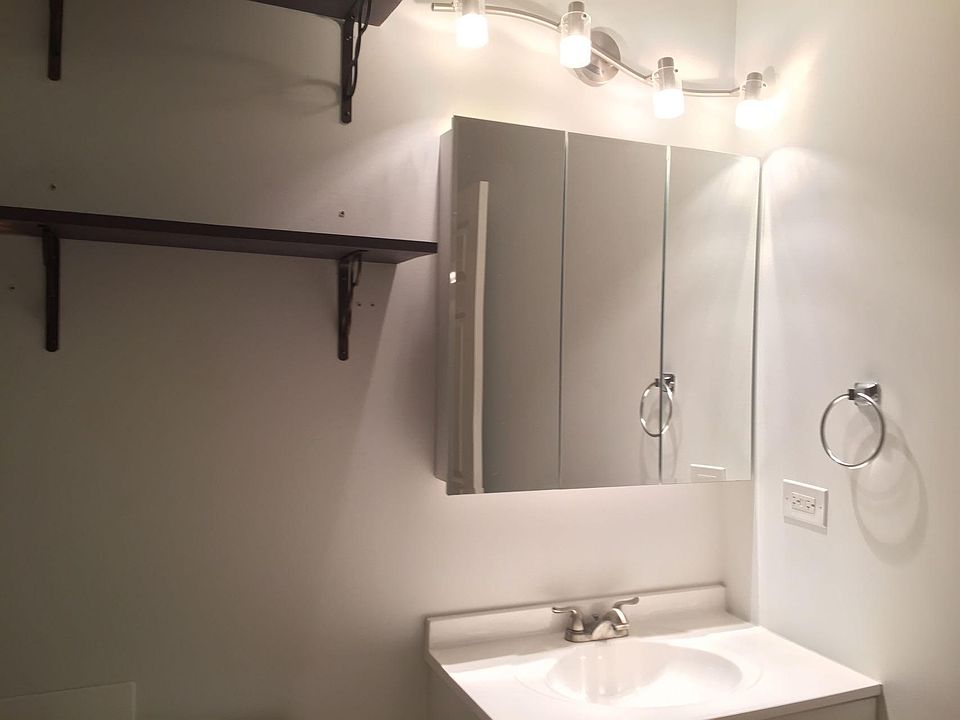 1st image of 16W755 Mockingbird Ln APT 106