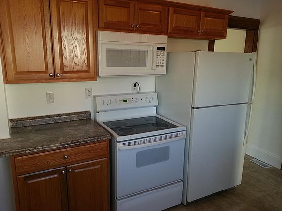 2nd image of 325 College Ave