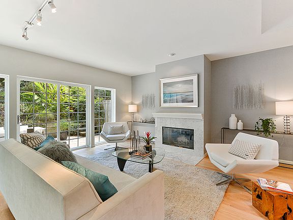 5th image of 165 Lundys Ln