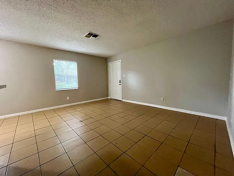 7635 Green Rd — Photo 8