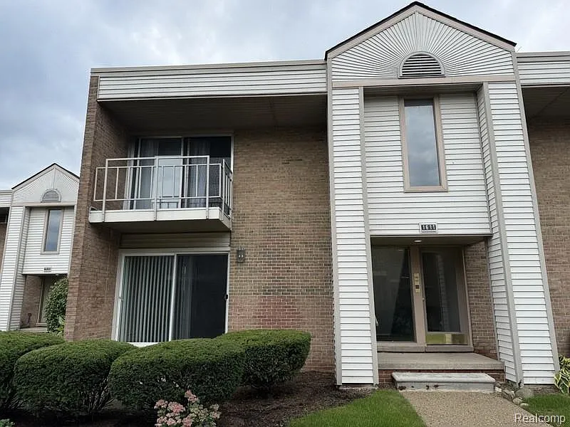 2 bed, 1.0 bath, 830 sqft, $1,450 — Photo 1