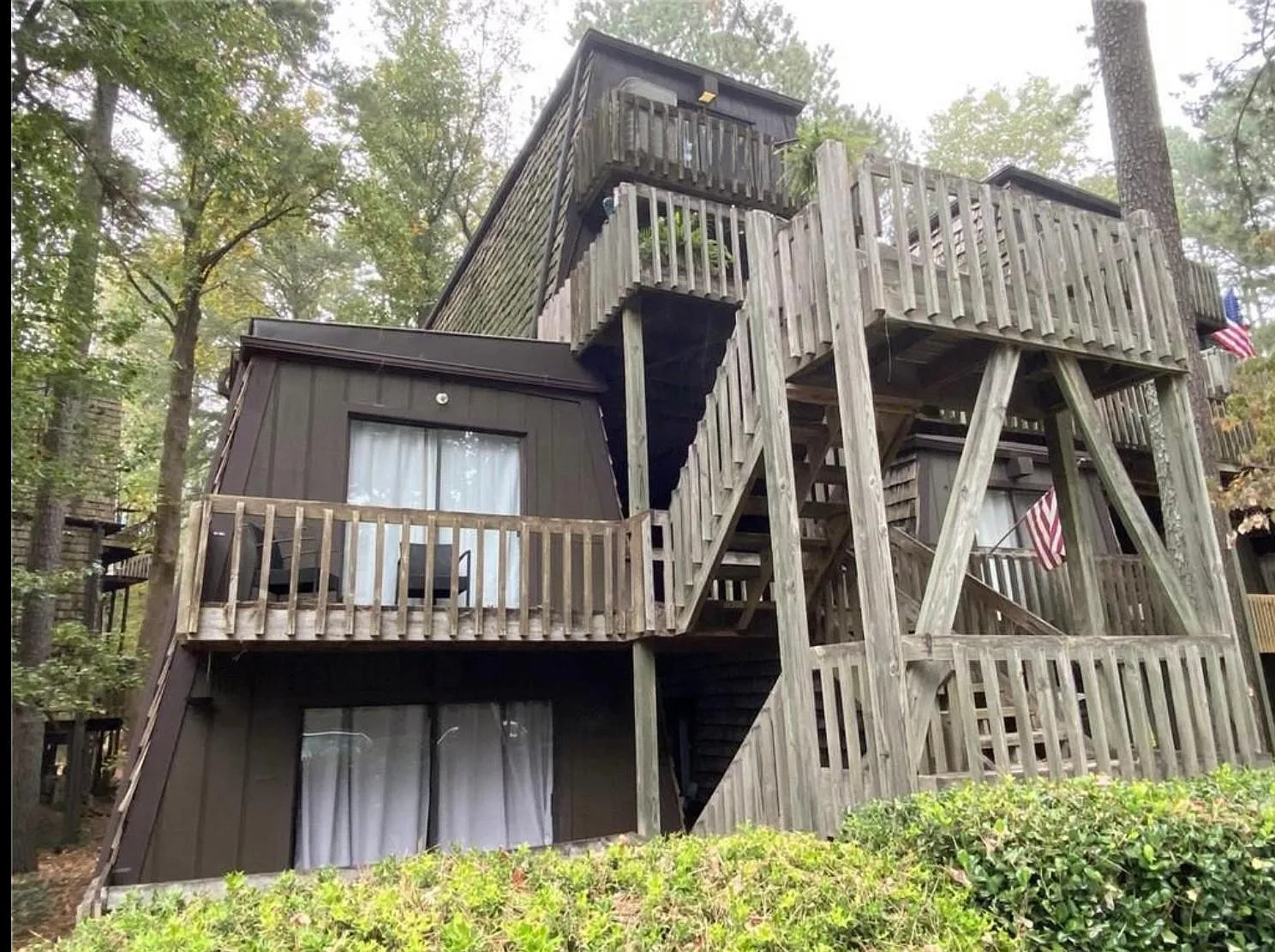 3200 Rim Cove Dr — Photo 3