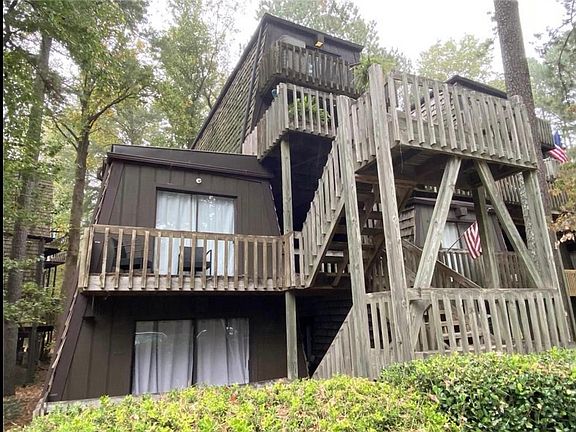 3rd image of 3200 Rim Cove Dr APT 131