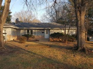 1918 S Luster Ave, Springfield, MO 65804