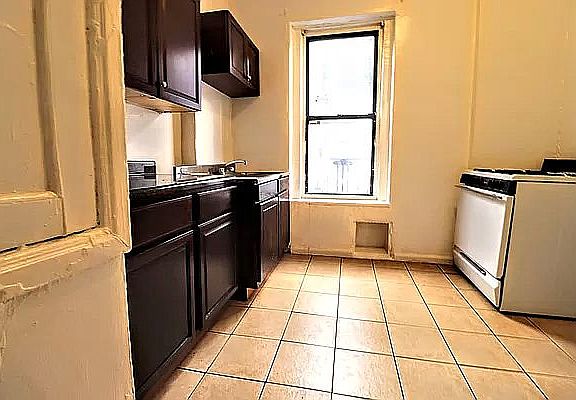 3rd image of 286 Fort Washington Ave APT 4F