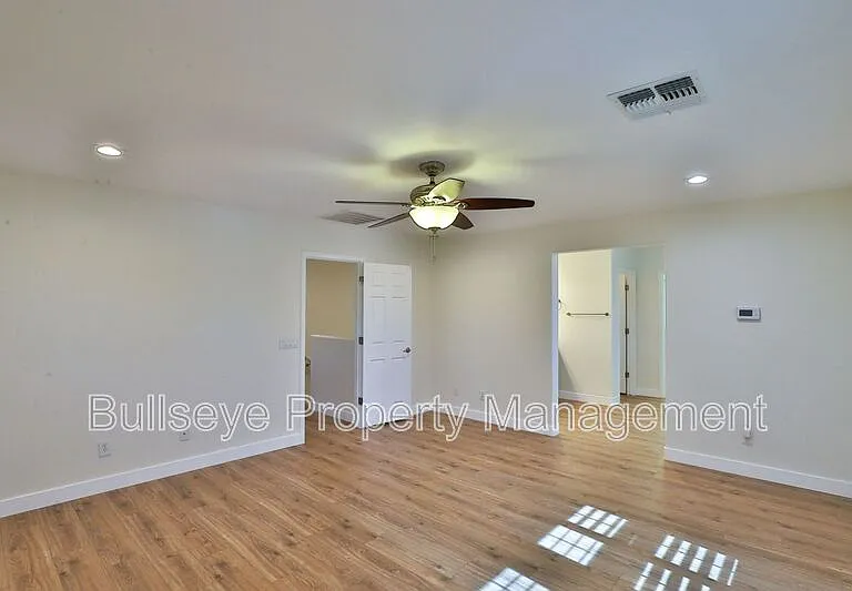 7321 N 89th Dr — Photo 26
