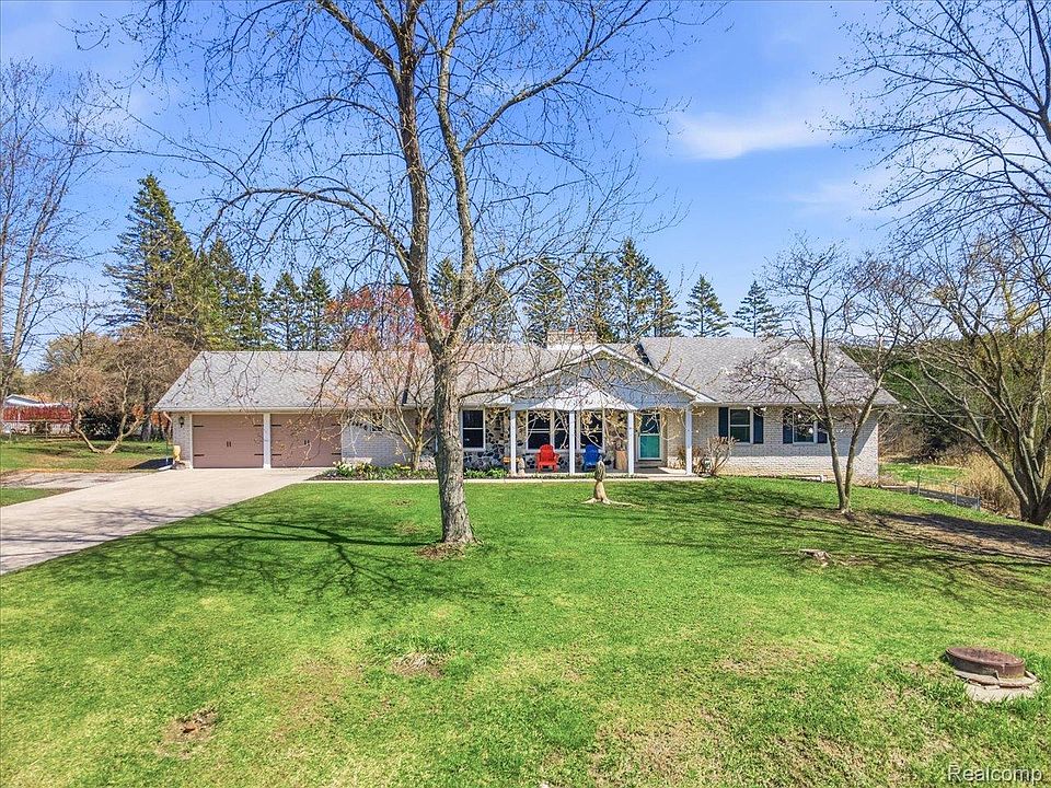 1st image of 2956 Maywood Dr