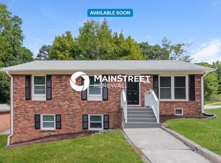 500 Fallingswood Ct, Charlotte, NC 28217