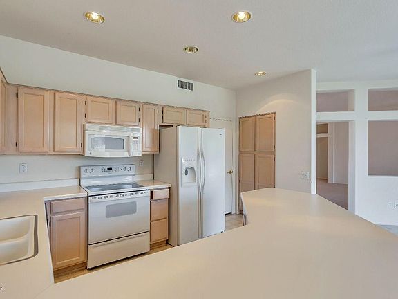 5th image of 15332 W Heritage Dr