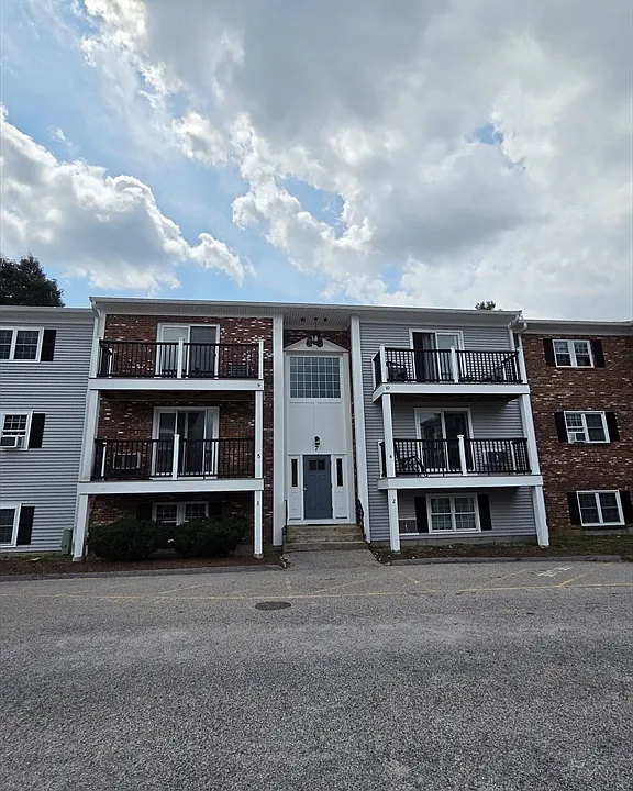7 Chapel Hill Dr #11