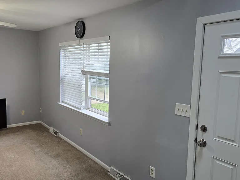 22 Oyster Bay Rd #H — Photo 3