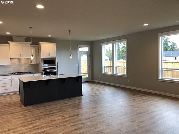 4th image of 7600 NE 176th Ave Lot 64