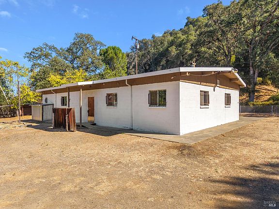 4th image of 1400 Recreation Road