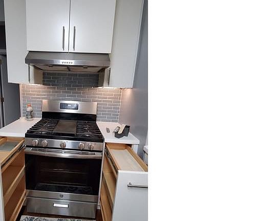 2nd image of 112 Waverly St