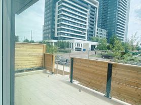 8 Beverley Glen Blvd