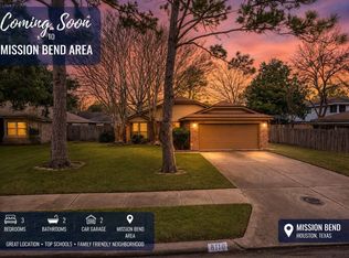 8110 Glorieta Dr, Houston, TX 77083