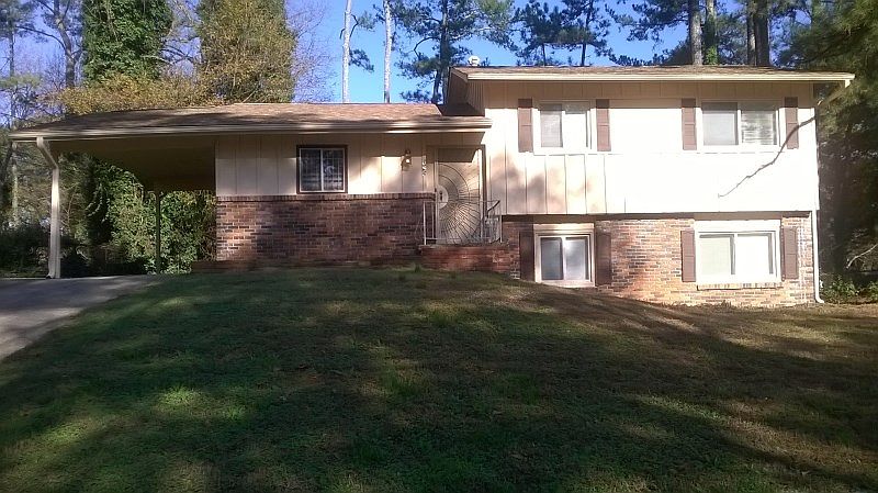 2nd image of 156 Ruzelle Dr SE