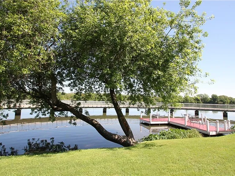 1818 S Lakeshore Blvd #36 — Photo 28