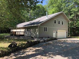 7031 E Higgins Lake Dr, Roscommon, MI 48653