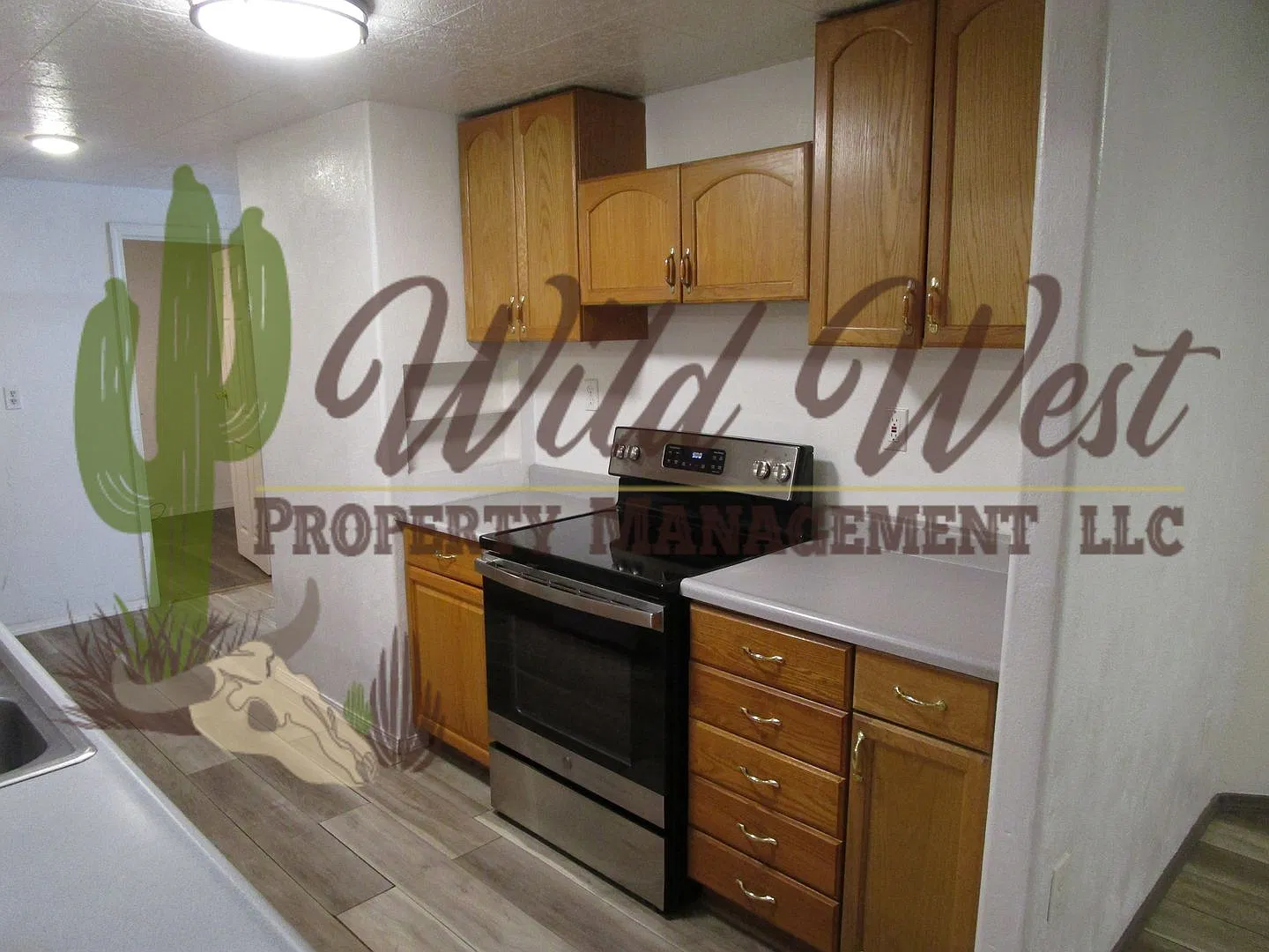 House on East Side of Ochoco Reservoir with Multiple Outbuildings and Fenced Yard - Available Now! — Photo 4