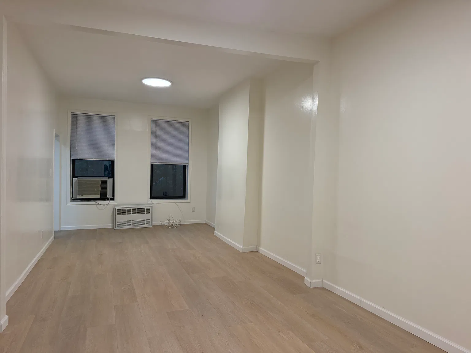 3 bed, 1100 sqft, $3,000 — Photo 4