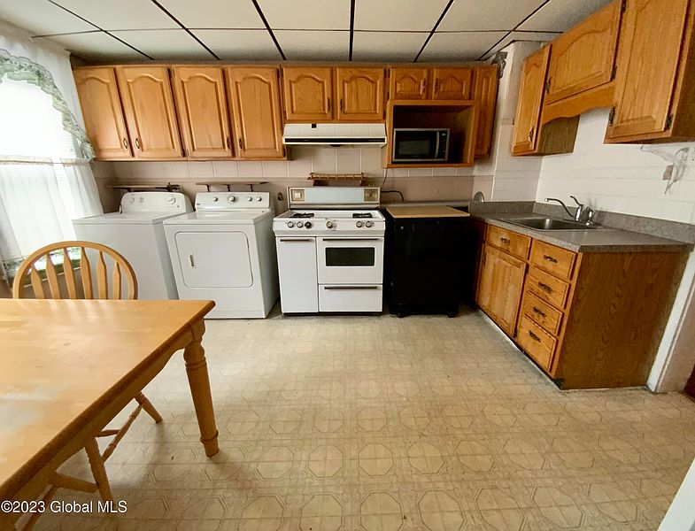 2nd image of 208 14th Street