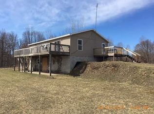 9975 E Oak Rd, Clare, MI 48617